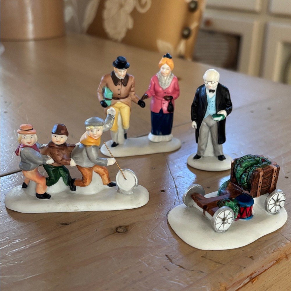 Department 56 Nicholas Nickelby Figurines